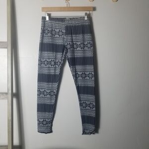 NWOT NO BOUNDARIES LEGGINGS SIZE MEDIUM